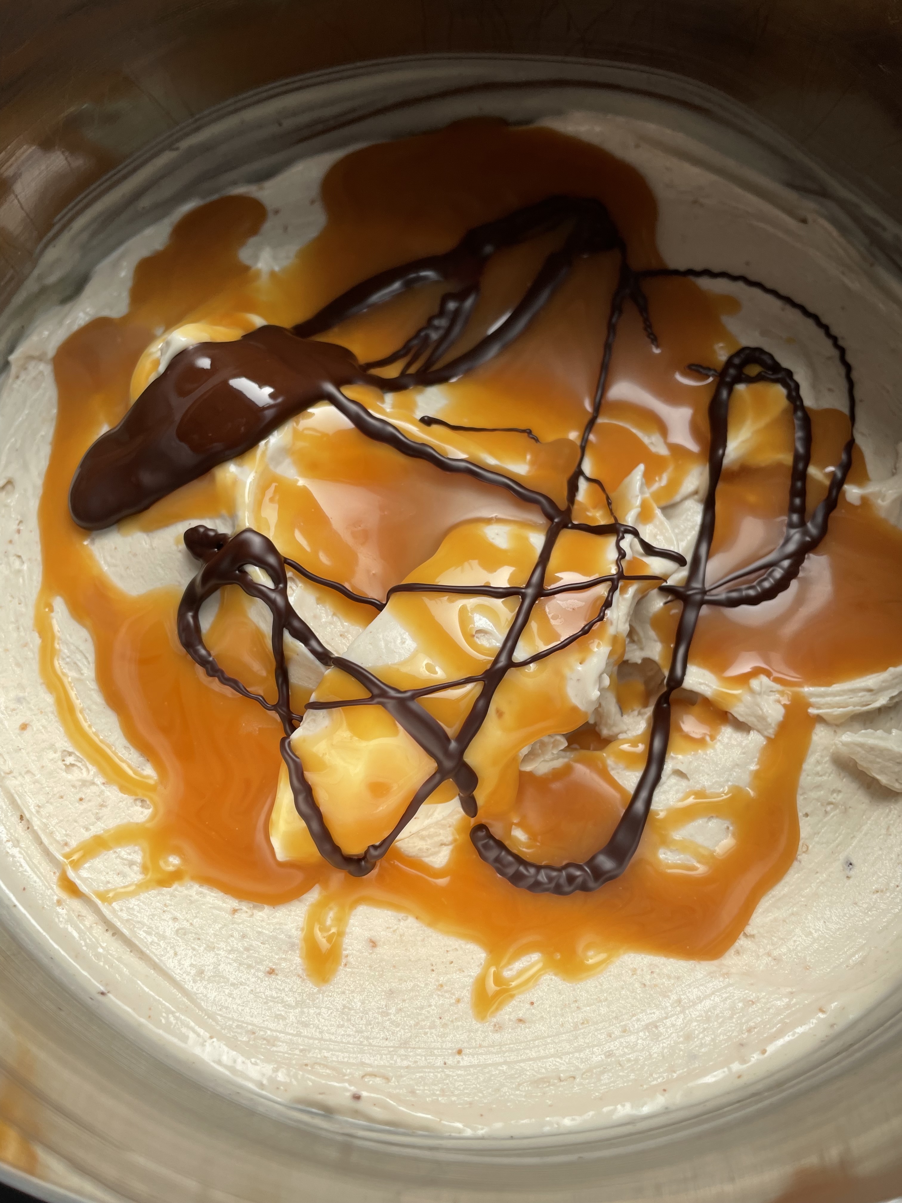 Arachidi salate, caramello e cioccolato